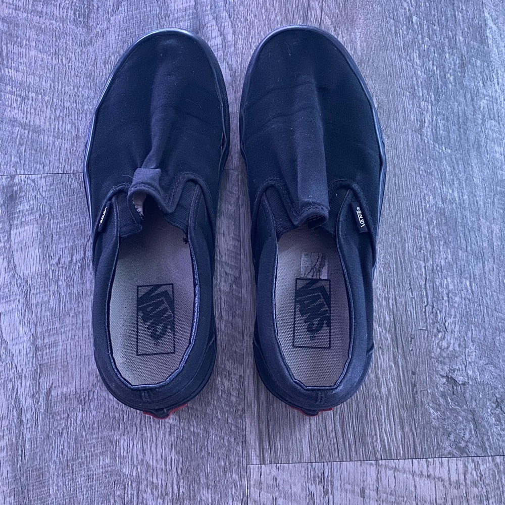 BLACK SLIP ON VANS